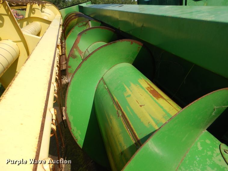 image for item DG4820 1975 John Deere 2250 windrower