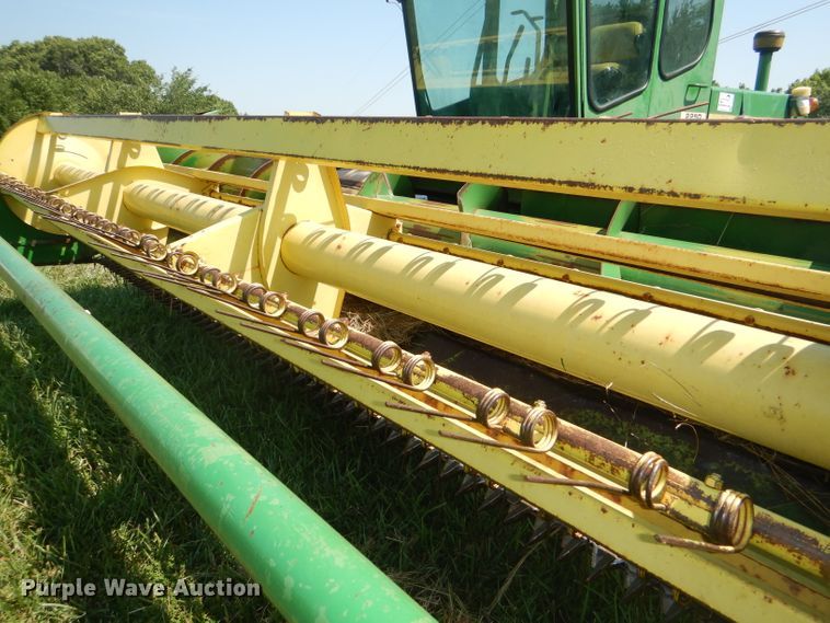 image for item DG4820 1975 John Deere 2250 windrower