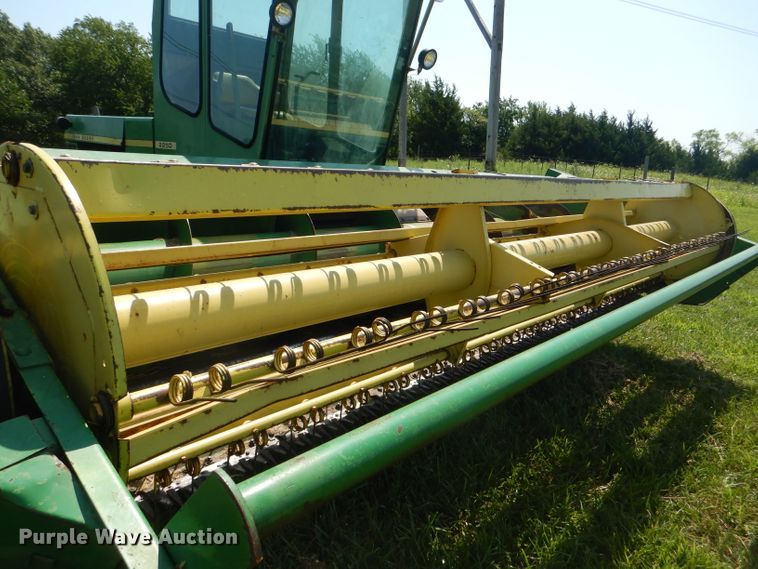 image for item DG4820 1975 John Deere 2250 windrower