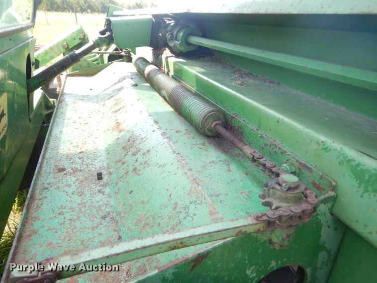 image for item DG4820 1975 John Deere 2250 windrower