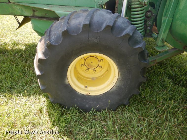 image for item DG4820 1975 John Deere 2250 windrower