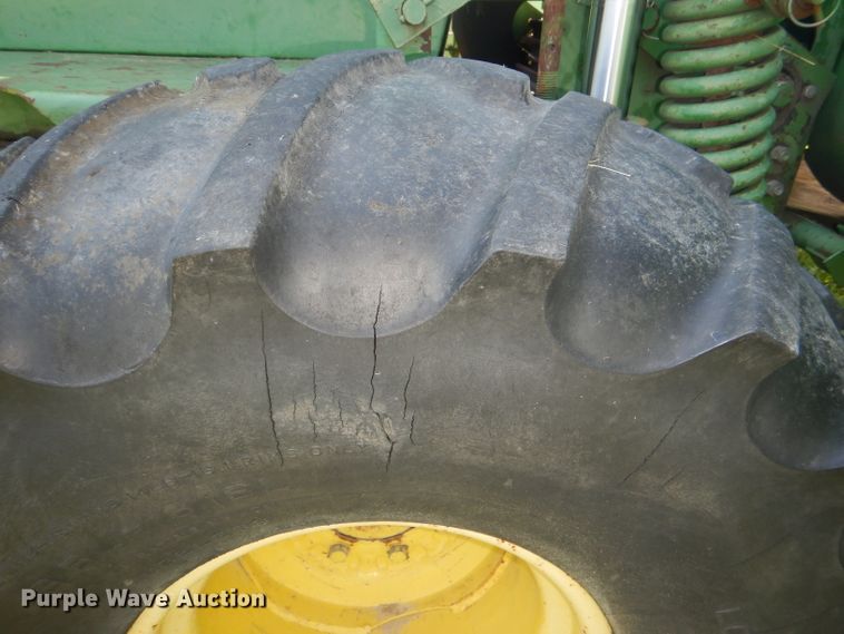 image for item DG4820 1975 John Deere 2250 windrower