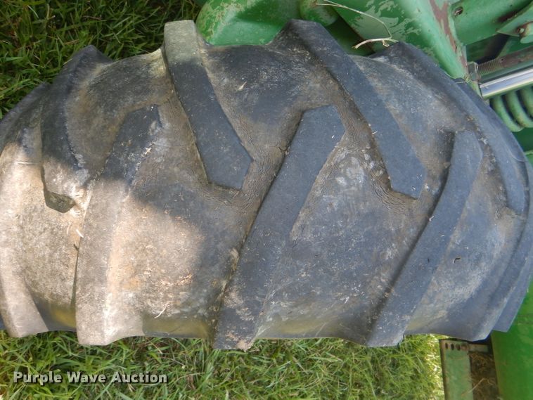 image for item DG4820 1975 John Deere 2250 windrower