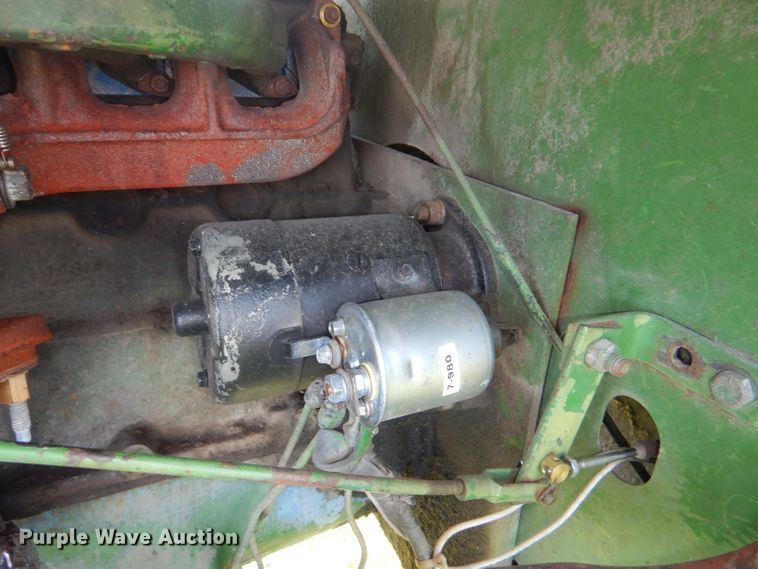 image for item DG4820 1975 John Deere 2250 windrower