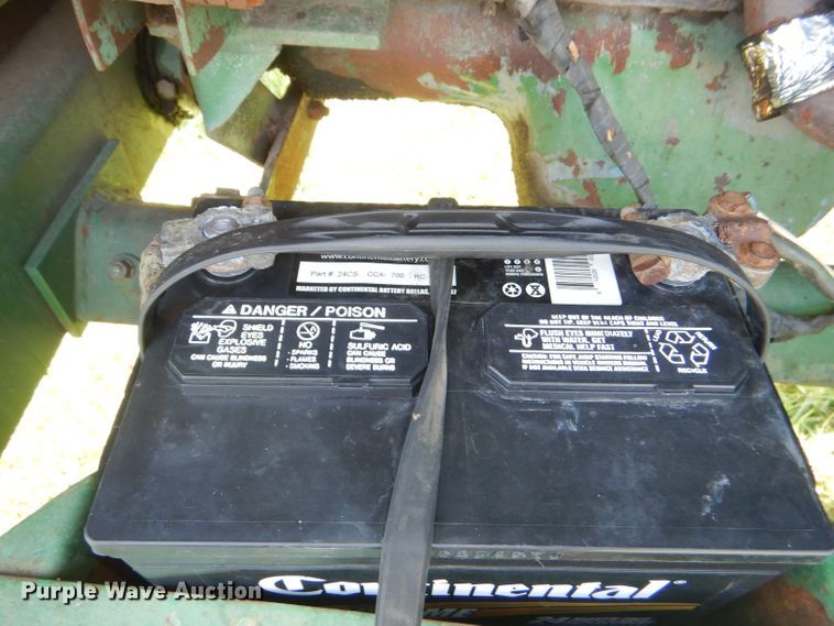 image for item DG4820 1975 John Deere 2250 windrower