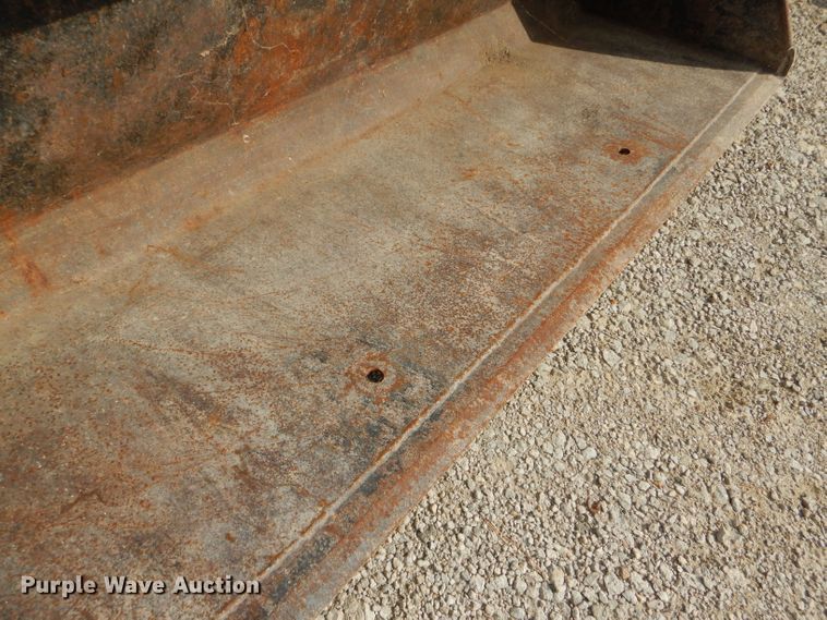 image for item DG4829 2004 Farm Pro 2430 MFWD tractor