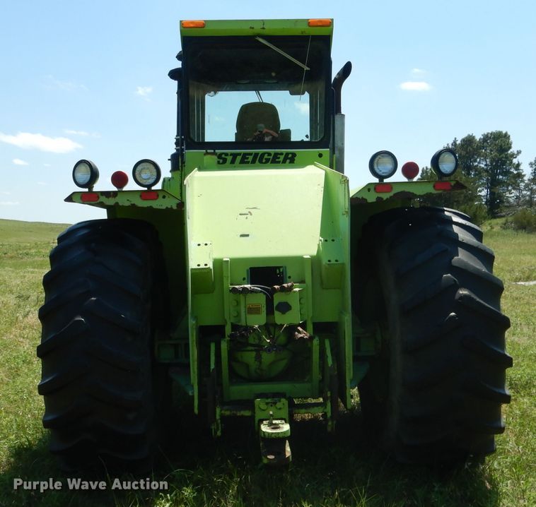 image for item DG5815 1980 Steiger Panther III PTA325 4WD tractor