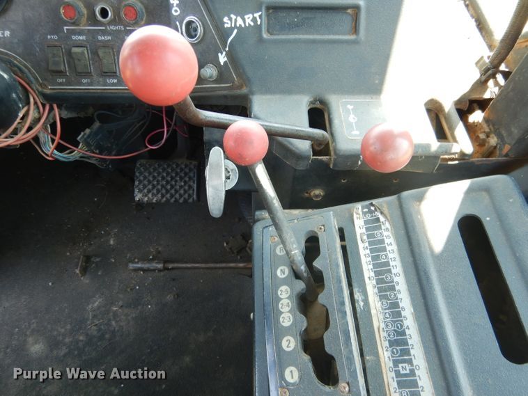 image for item DG5815 1980 Steiger Panther III PTA325 4WD tractor