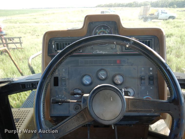 image for item DH0320 1993 Caterpillar Challenger 75C tractor