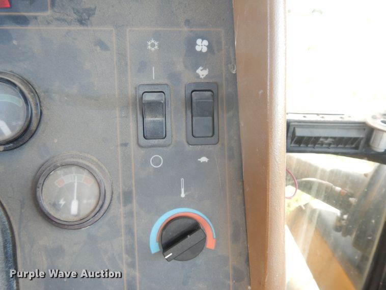 image for item DH0320 1993 Caterpillar Challenger 75C tractor