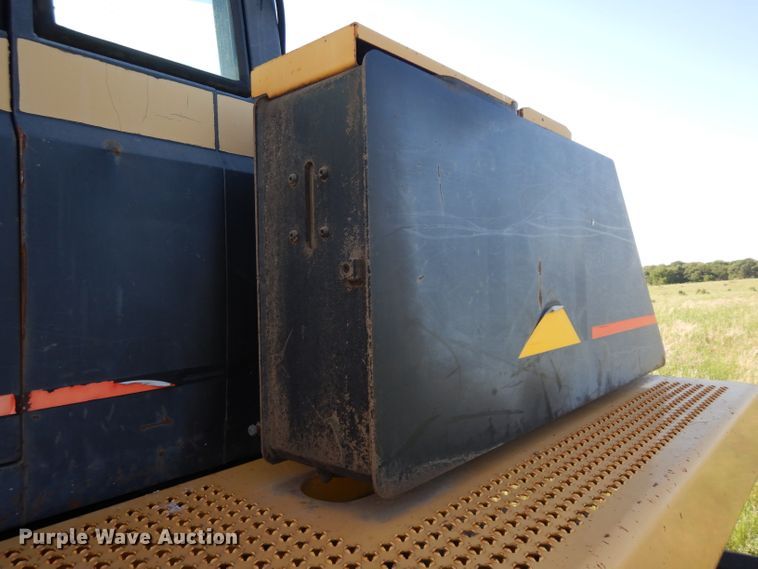 image for item DH0320 1993 Caterpillar Challenger 75C tractor