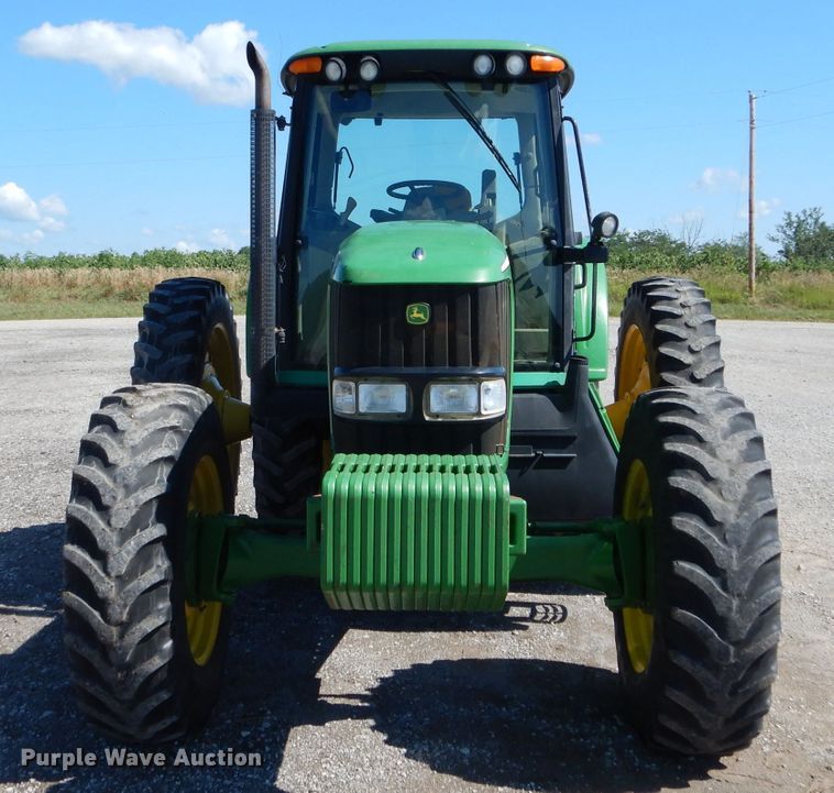 image for item DH6017 2005 John Deere 7520 MFWD tractor