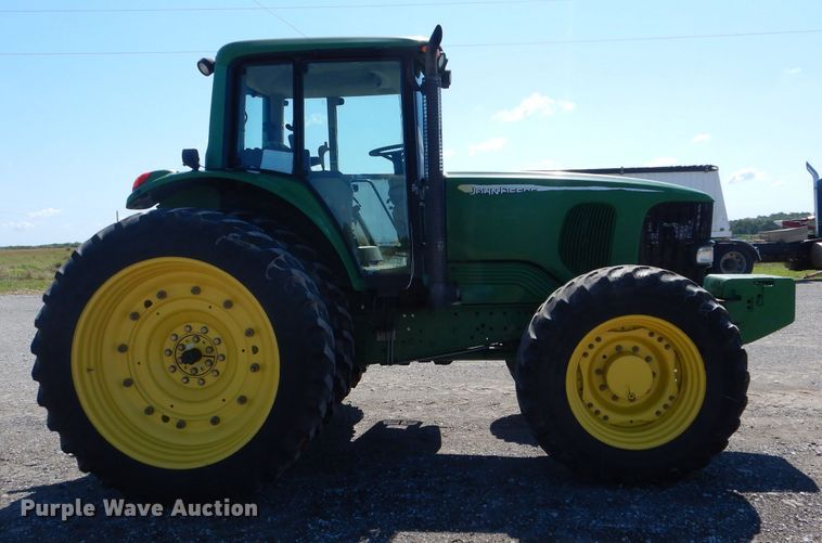 image for item DH6017 2005 John Deere 7520 MFWD tractor