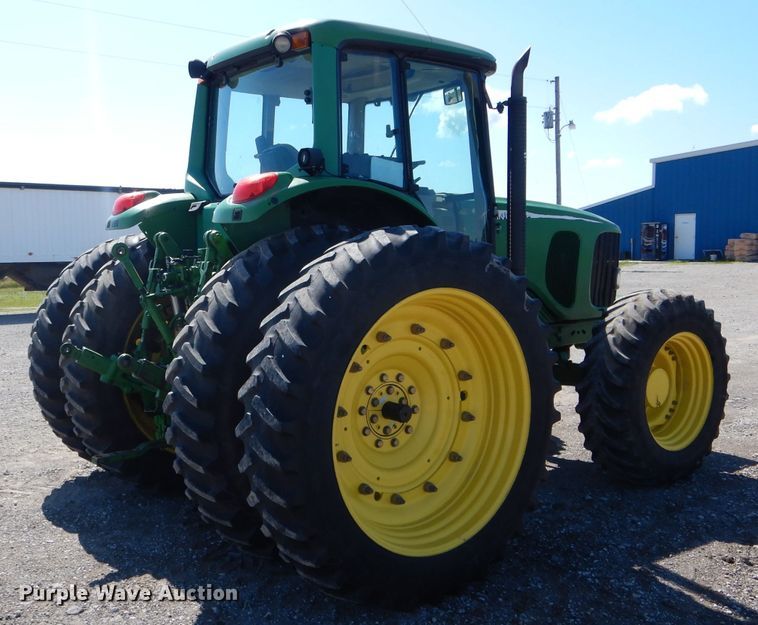 image for item DH6017 2005 John Deere 7520 MFWD tractor