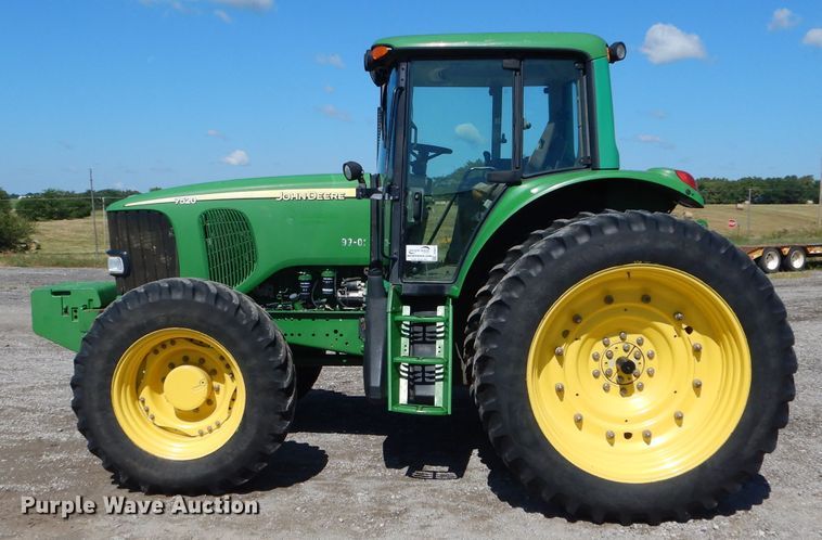 image for item DH6017 2005 John Deere 7520 MFWD tractor