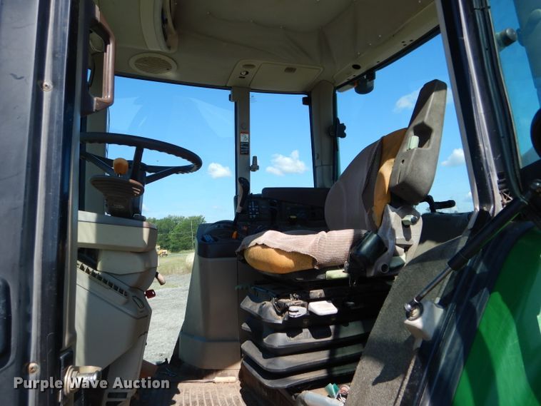 image for item DH6017 2005 John Deere 7520 MFWD tractor