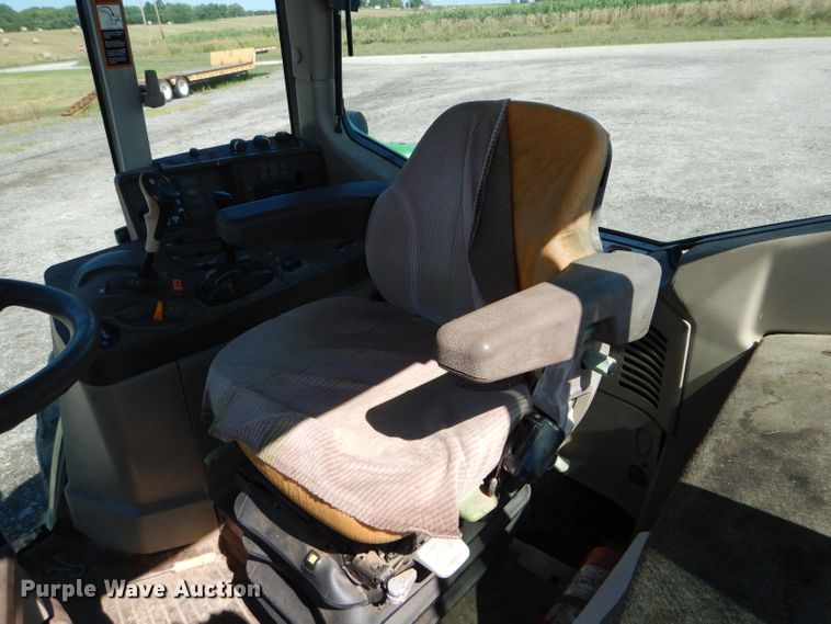 image for item DH6017 2005 John Deere 7520 MFWD tractor