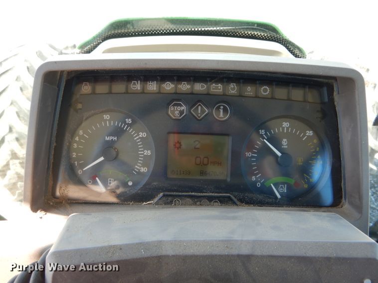 image for item DH6017 2005 John Deere 7520 MFWD tractor