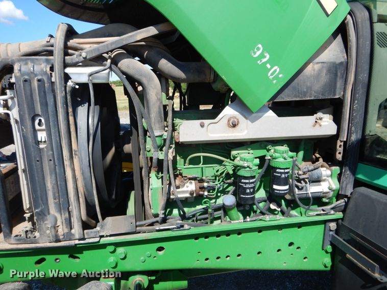 image for item DH6017 2005 John Deere 7520 MFWD tractor
