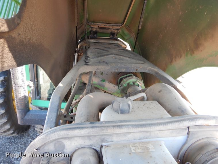 image for item DH6017 2005 John Deere 7520 MFWD tractor