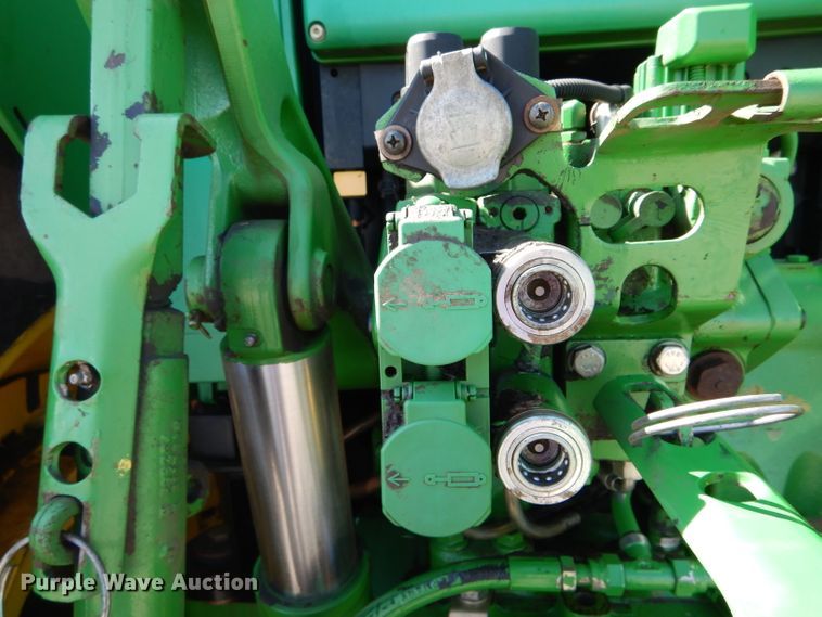 image for item DH6017 2005 John Deere 7520 MFWD tractor