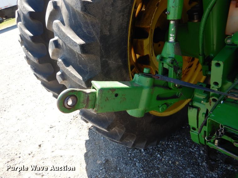 image for item DH6017 2005 John Deere 7520 MFWD tractor