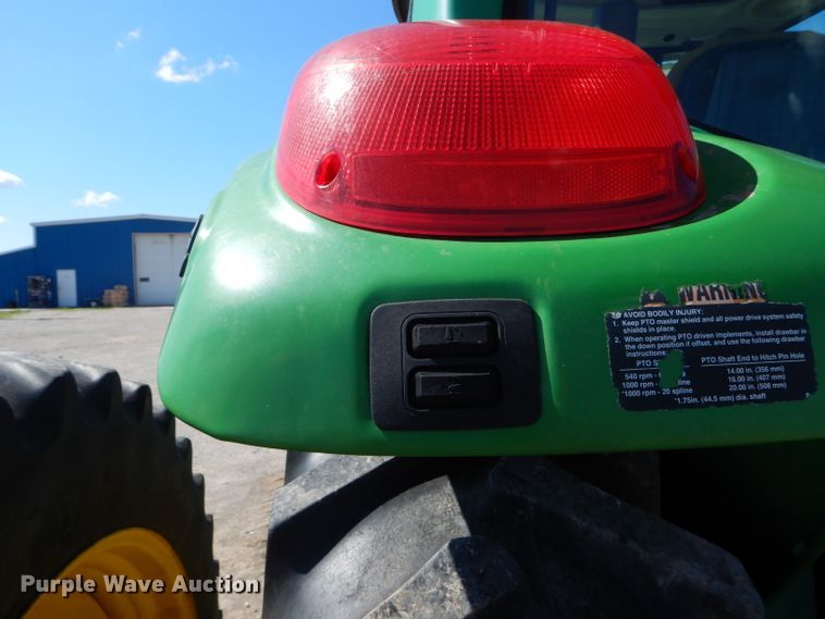 image for item DH6017 2005 John Deere 7520 MFWD tractor