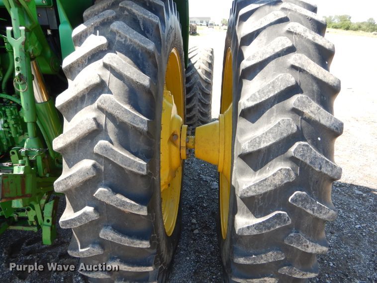 image for item DH6017 2005 John Deere 7520 MFWD tractor