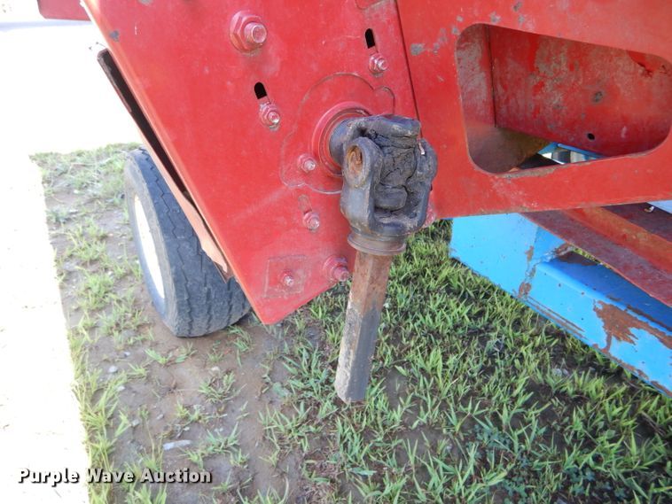 image for item DH6018 1993 Case IH 1083 corn head