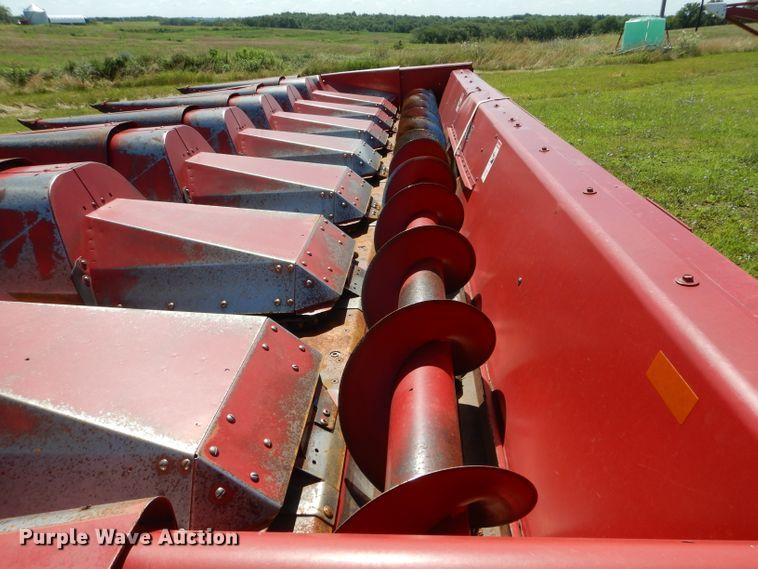 image for item DH6018 1993 Case IH 1083 corn head