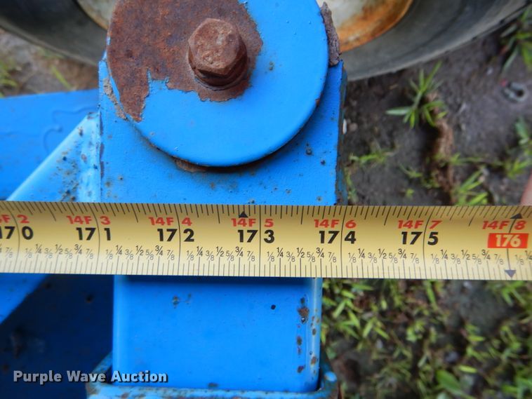 image for item DH6018 1993 Case IH 1083 corn head