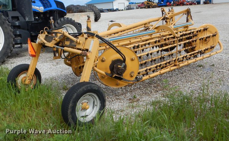 image for item DH6030 Vermeer R23A hay rake