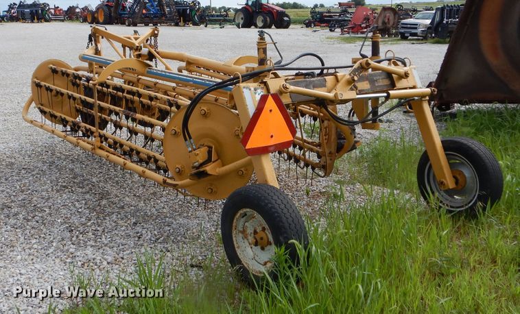 image for item DH6030 Vermeer R23A hay rake