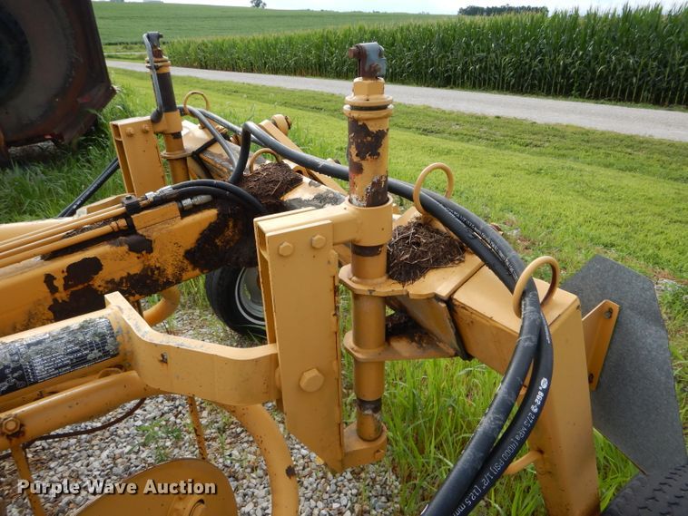 image for item DH6030 Vermeer R23A hay rake