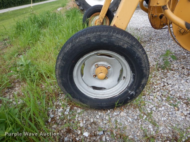 image for item DH6030 Vermeer R23A hay rake