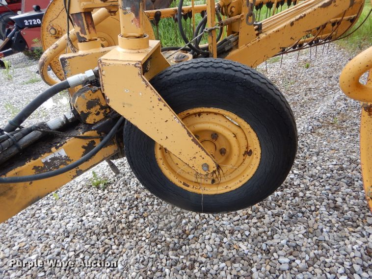 image for item DH6030 Vermeer R23A hay rake