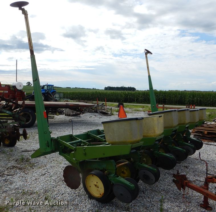 image for item DH6031 John Deere 7000 planter