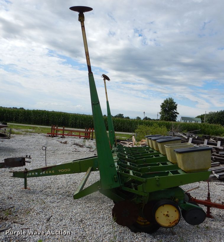 image for item DH6031 John Deere 7000 planter