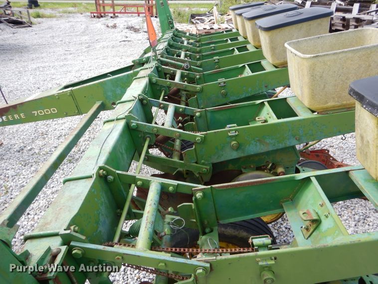 image for item DH6031 John Deere 7000 planter
