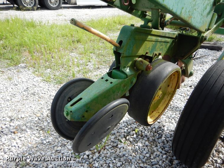 image for item DH6031 John Deere 7000 planter