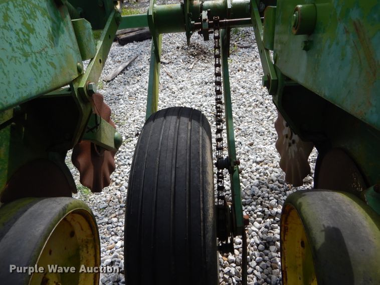 image for item DH6031 John Deere 7000 planter