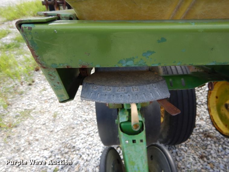 image for item DH6031 John Deere 7000 planter