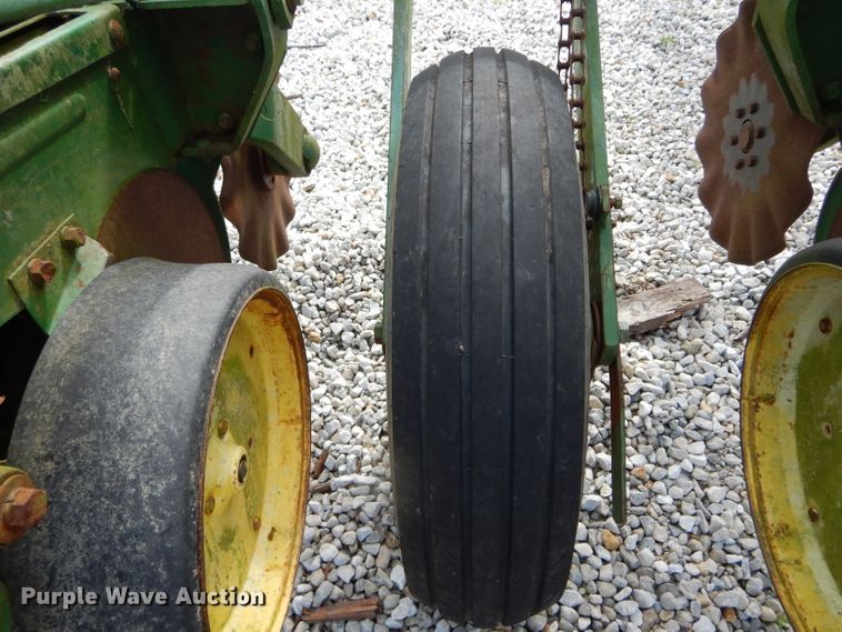 image for item DH6031 John Deere 7000 planter