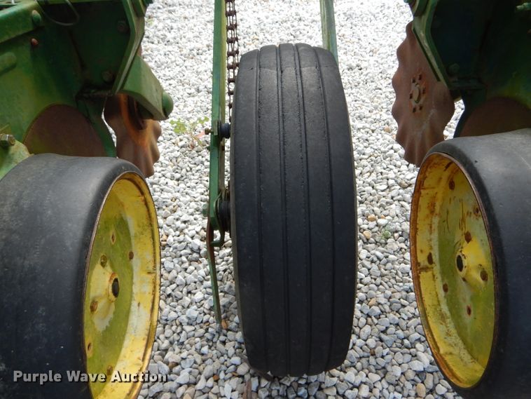 image for item DH6031 John Deere 7000 planter