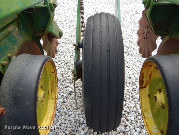 image for item DH6031 John Deere 7000 planter