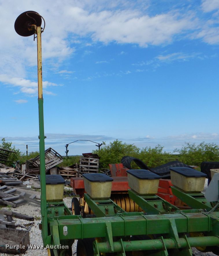 image for item DH6031 John Deere 7000 planter