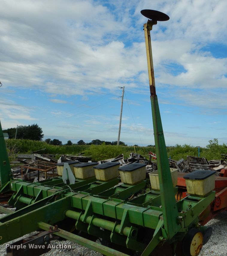 image for item DH6031 John Deere 7000 planter