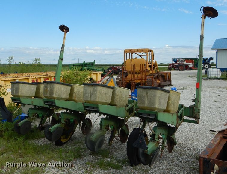 image for item DH6032 John Deere 7000 planter