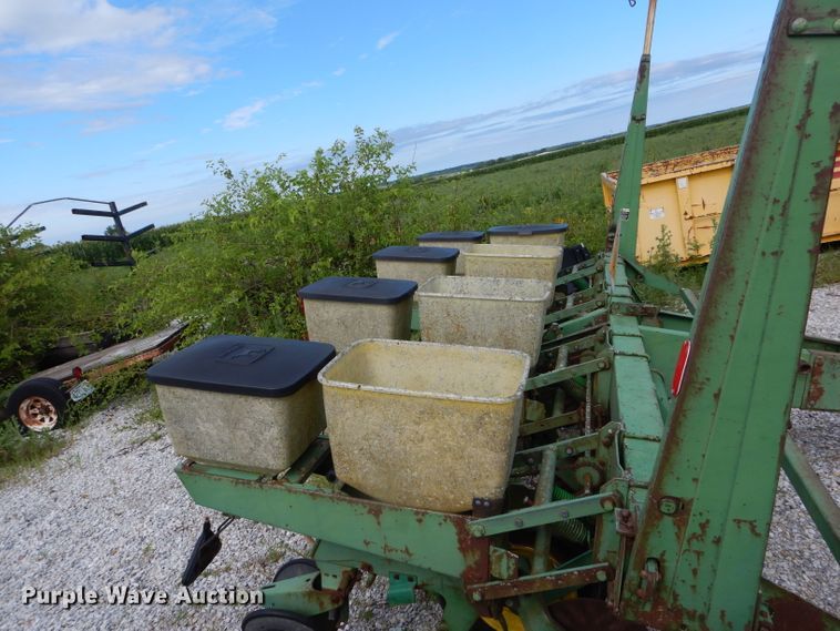 image for item DH6032 John Deere 7000 planter