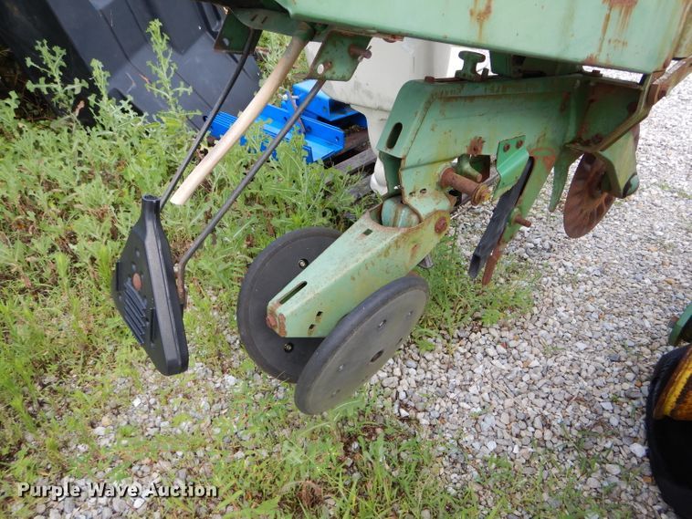image for item DH6032 John Deere 7000 planter